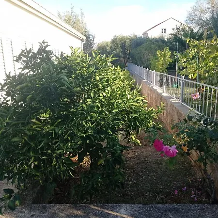 My Mediterranean With Huge Garden And Own Parking *