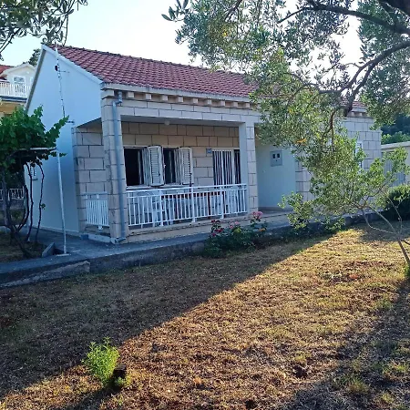 My Mediterranean With Huge Garden And Own Parking Вилла
