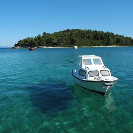 Villa My Mediterranean With Huge Garden And Own Parking Lumbarda