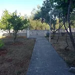 My Mediterranean With Huge Garden And Own Parking Vila