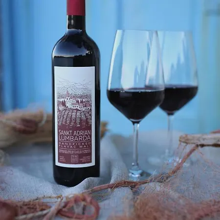 My Mediterranean With Huge Garden And Own Parking Willa Lumbarda