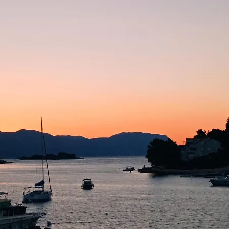 My Mediterranean With Huge Garden And Own Parking Willa Lumbarda